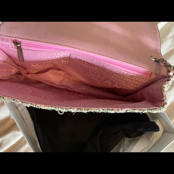 Chanel Tweed Bag - Picture 5 of 10
